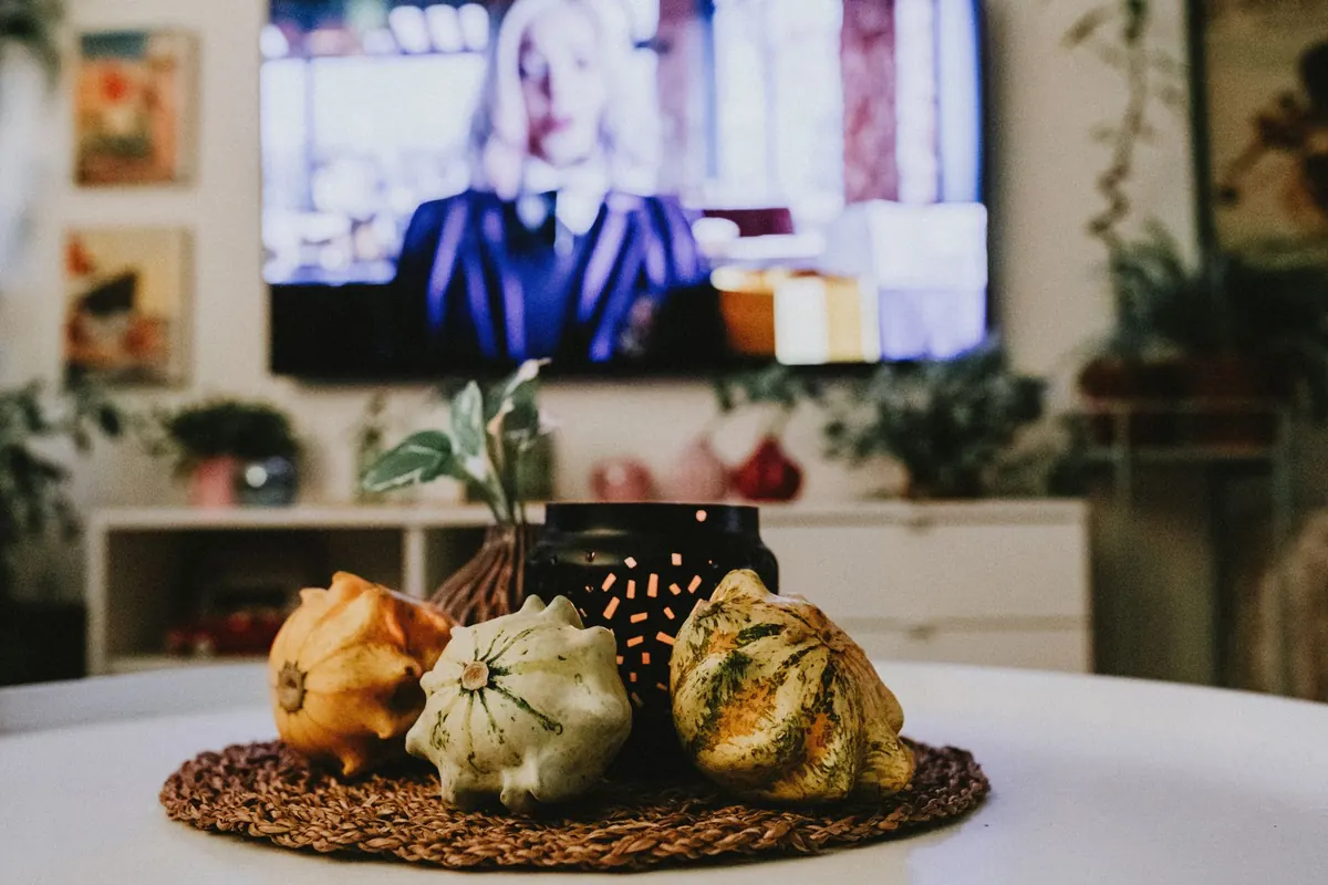 Fall Home Decor Checklist: 9 Cozy Updates Without Clutter
